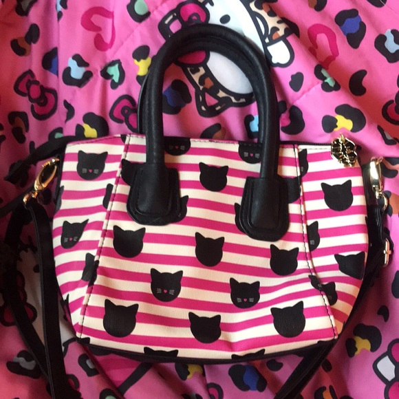 Betsey Johnson Purse 💗🖤 - Picture 2 of 3
